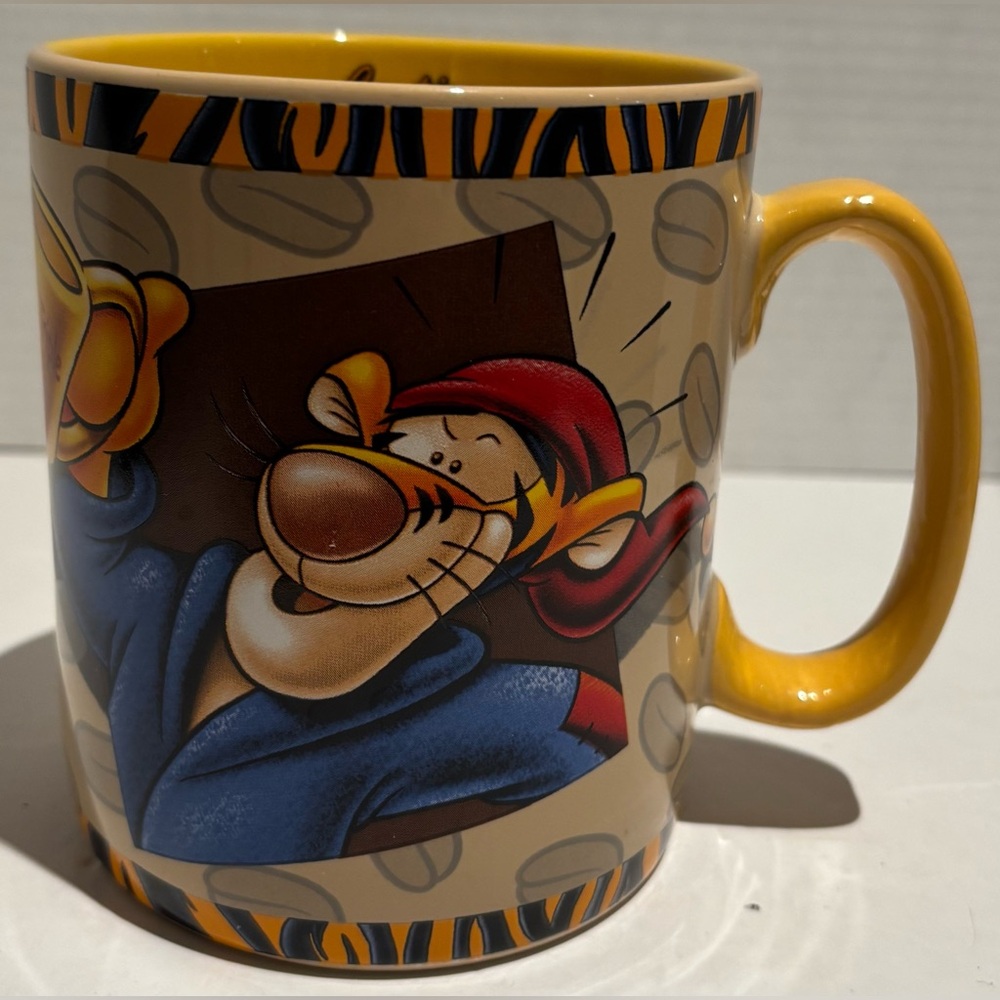 Disney EXTRA Large TEA/COFFEE Mug TIGGER YELLOW Winnie the Pooh 20 oz